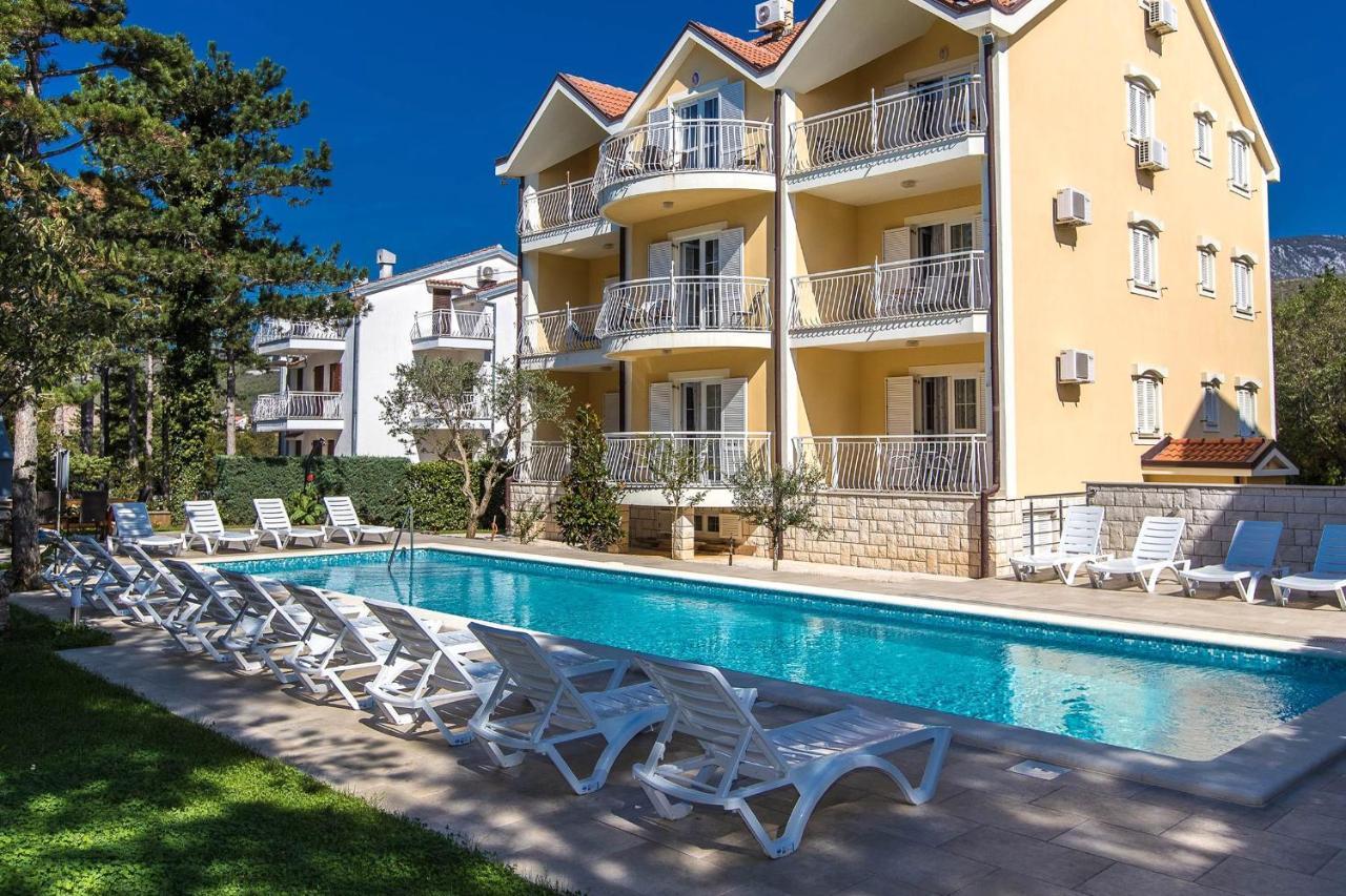 Apartments With A Swimming Pool Jadranovo, Crikvenica - 3238 Exterior photo